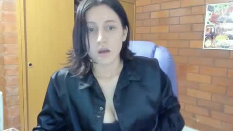 Snapshot of dakotaa_aa chatting on March 2025 10:55:02 PM The girl of your dreams o online show from March 2025 10:55:02 PM