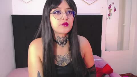 Daakota  online show from April 2026 12:00:02 PM