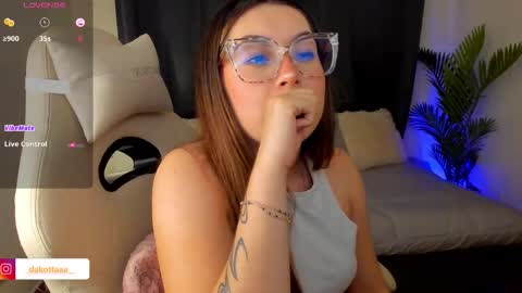 Snapshot of dakottaa__ chatting on October 2025 12:24:02 AM dakottaa__ online show from October 2025 12:24:02 AM