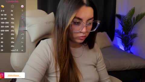 Snapshot of dakottaa__ chatting on November 2025 12:35:01 AM dakottaa__ online show from November 2025 12:35:01 AM