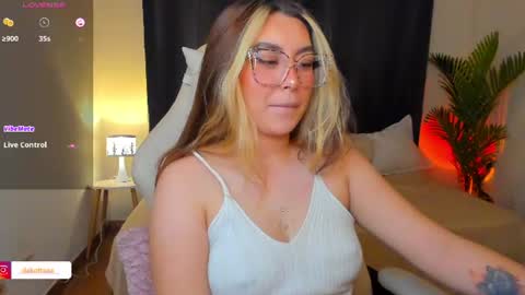 Snapshot of dakottaa__ chatting on July 2026 12:05:01 AM dakottaa__ online show from July 2026 12:05:01 AM