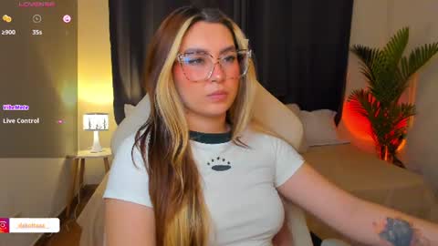 Snapshot of dakottaa__ chatting on July 2026 12:08:02 AM dakottaa__ online show from July 2026 12:08:02 AM