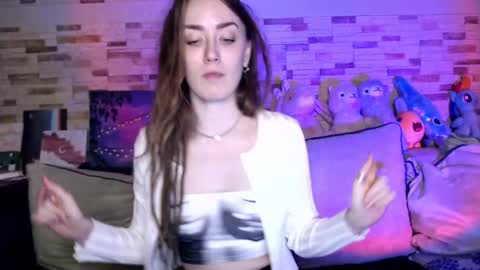 Snapshot of dalia_peach chatting on October 2025 09:18:02 AM Dalia online show from October 2025 09:18:02 AM