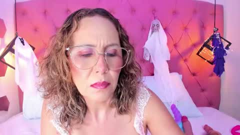 Snapshot of daliascoth chatting on October 2025 07:35:02 PM Dalia online show from October 2025 07:35:02 PM