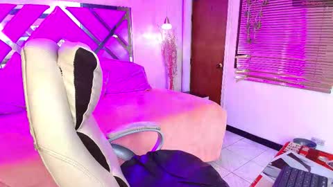 Daliia    online show from March 2026 01:40:02 PM