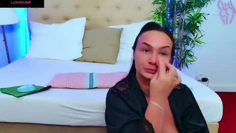 daliyaa_ online show from September 2025 12:05:01 PM