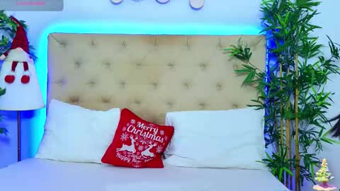 daliyaa_ online show from December 2025 01:08:01 PM