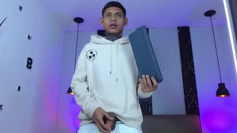 damar_felipe online show from October 2025 04:54:01 AM