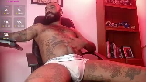 Snapshot of damian_darkside_ chatting on April 2026 01:15:01 AM Damian online show from April 2026 01:15:01 AM