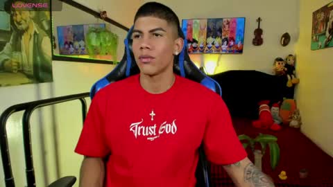 Snapshot of damian_latinxxx chatting on April 2026 06:25:01 PM Damian online show from April 2026 06:25:01 PM
