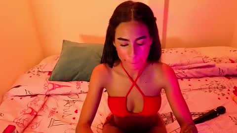 Snapshot of damian_n_lissa chatting on June 2026 11:32:01 PM damian_n_lissa online show from June 2026 11:32:01 PM