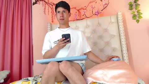 Snapshot of damiann1_ chatting on November 2025 05:18:02 AM Damian online show from November 2025 05:18:02 AM