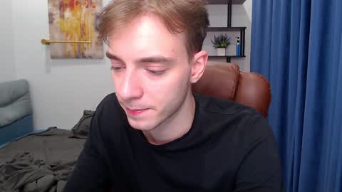 Snapshot of damiano_skinny chatting on January 2025 10:43:02 PM my show from 300-1000 UTC online show from January 2025 10:43:02 PM