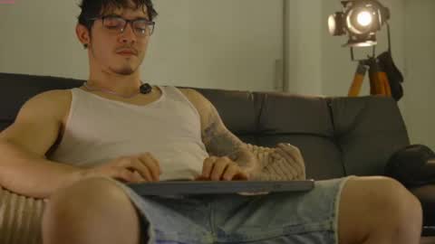 insta damn8   --------  online show from October 2025 10:23:02 PM