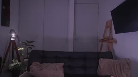 insta damn8   --------  online show from November 2025 01:41:02 AM