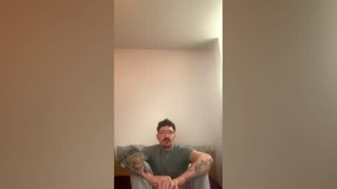 damo111694 online show from March 2026 09:51:01 PM