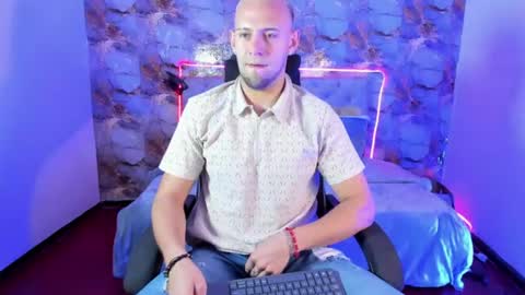 Snapshot of damon_baker0 chatting on June 2026 01:25:01 PM Damon bakert online show from June 2026 01:25:01 PM