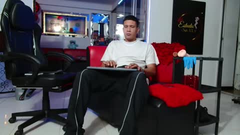 damyan_2003 online show from November 2025 03:15:01 AM