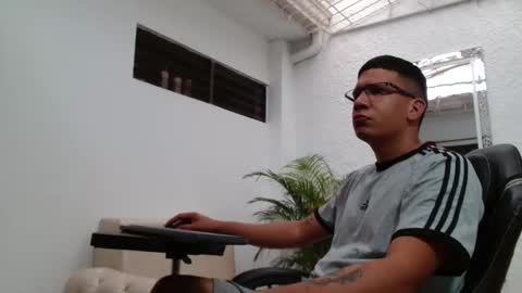 damyan_2003 online show from April 2026 07:14:01 PM