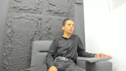 dan_bakerr online show from April 2026 05:54:01 AM