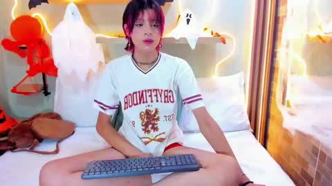 D A N online show from October 2025 02:13:01 PM