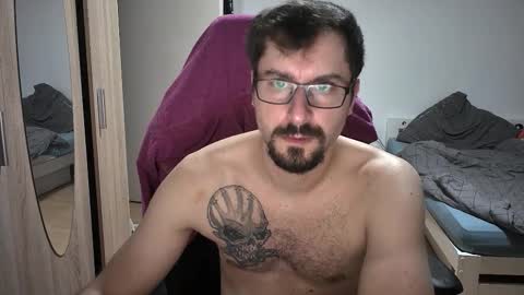 Snapshot of dan_the_man405 chatting on September 2025 07:04:01 PM King Dan online show from September 2025 07:04:01 PM