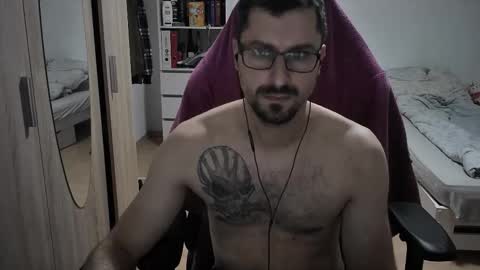 Snapshot of dan_the_man405 chatting on October 2025 07:14:02 PM King Dan online show from October 2025 07:14:02 PM