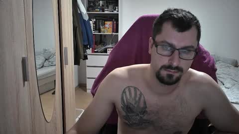 Snapshot of dan_the_man405 chatting on October 2025 08:13:02 PM King Dan online show from October 2025 08:13:02 PM