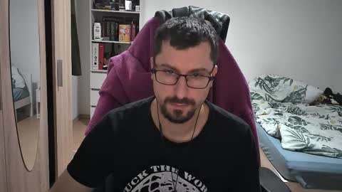 Snapshot of dan_the_man405 chatting on November 2025 08:44:01 PM King Dan online show from November 2025 08:44:01 PM