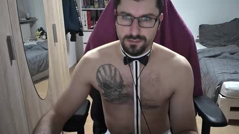 Snapshot of dan_the_man405 chatting on November 2025 08:52:01 PM King Dan online show from November 2025 08:52:01 PM