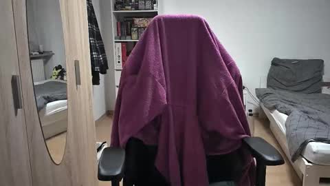 Snapshot of dan_the_man405 chatting on November 2025 07:35:02 PM King Dan online show from November 2025 07:35:02 PM