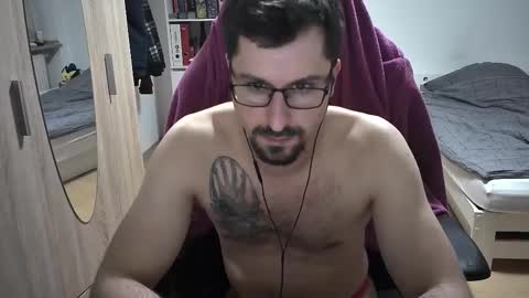 Snapshot of dan_the_man405 chatting on November 2025 08:42:02 PM King Dan online show from November 2025 08:42:02 PM