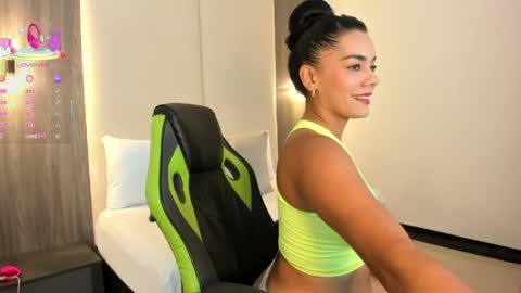 D A N A  online show from April 2026 07:15:01 PM