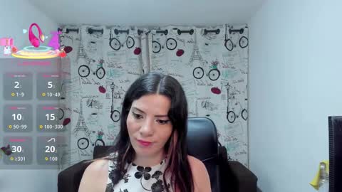 Danaa Rey online show from November 2025 04:31:02 PM