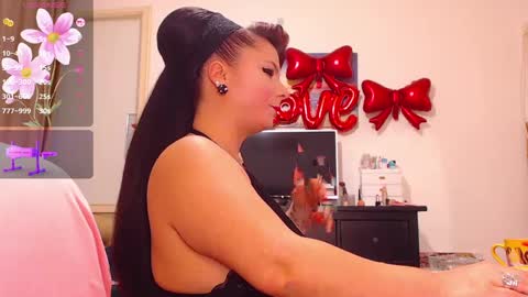 Snapshot of danahot4u chatting on February 2025 08:26:01 PM dana online show from February 2025 08:26:01 PM