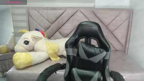 Danatella  online show from September 2025 01:35:01 PM