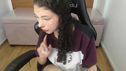 Danatella  online show from October 2025 01:08:01 PM