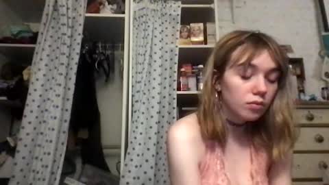 Snapshot of danceissexisbeauty2 chatting on April 2026 12:35:02 AM Your submissive patient online show from April 2026 12:35:02 AM