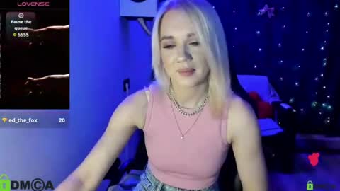 Snapshot of dances_queen chatting on June 2026 07:05:02 AM dances_queen online show from June 2026 07:05:02 AM
