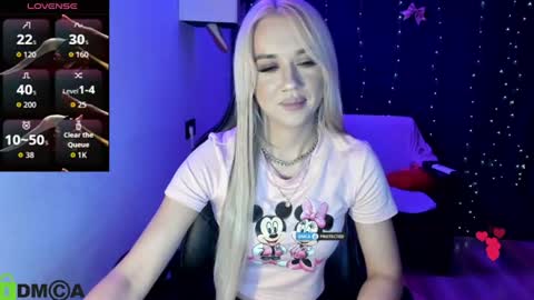 Snapshot of dances_queen chatting on July 2026 06:38:02 AM dances_queen online show from July 2026 06:38:02 AM