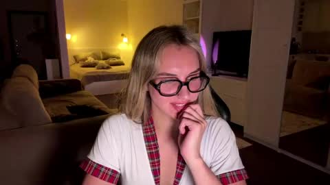dandykatty online show from June 2026 06:34:02 PM