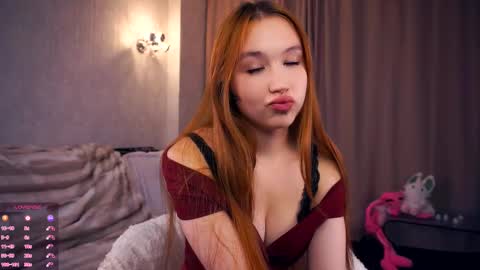 Astrid online show from October 2025 07:35:02 PM