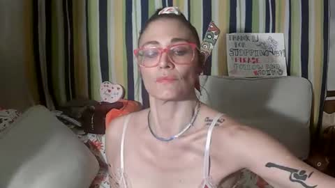 danicamore online show from February 2026 08:40:02 AM