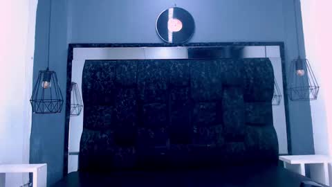 Daniel Delux  online show from November 2025 12:22:01 PM