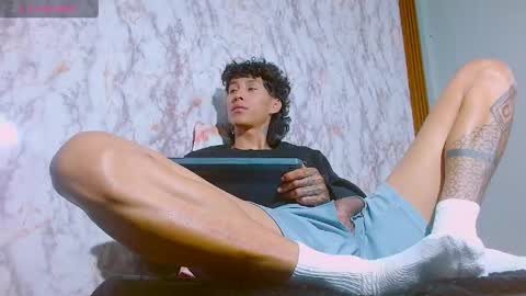 daniel_deluxx online show from April 2026 09:51:02 AM