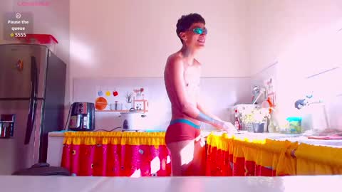 Snapshot of daniel_deluxx chatting on May 2026 01:18:02 PM daniel_deluxx online show from May 2026 01:18:02 PM