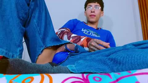 Snapshot of daniel_deluxx chatting on May 2026 02:40:02 AM daniel_deluxx online show from May 2026 02:40:02 AM