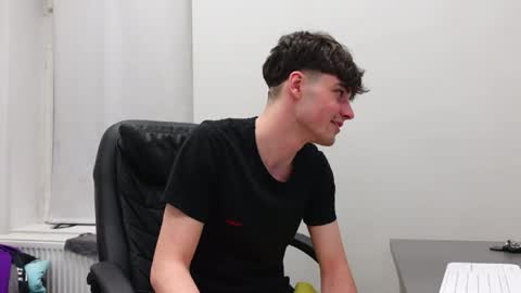 DANIEL SHAWN online show from April 2026 10:26:01 PM