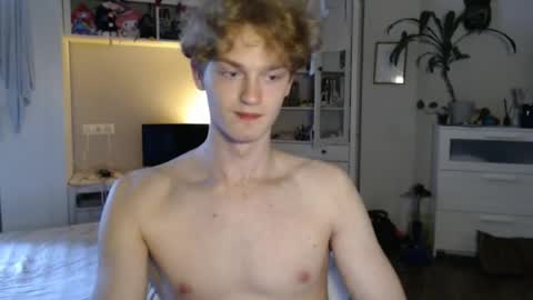 Snapshot of daniel_yumm chatting on May 2026 03:00:01 AM Daniel online show from May 2026 03:00:01 AM