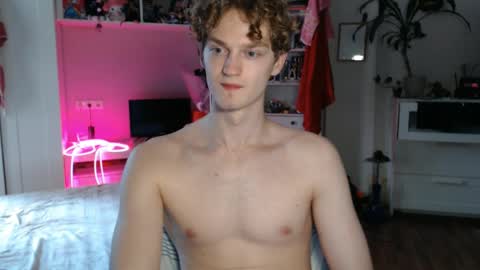 Snapshot of daniel_yumm chatting on May 2026 07:27:01 AM Daniel online show from May 2026 07:27:01 AM